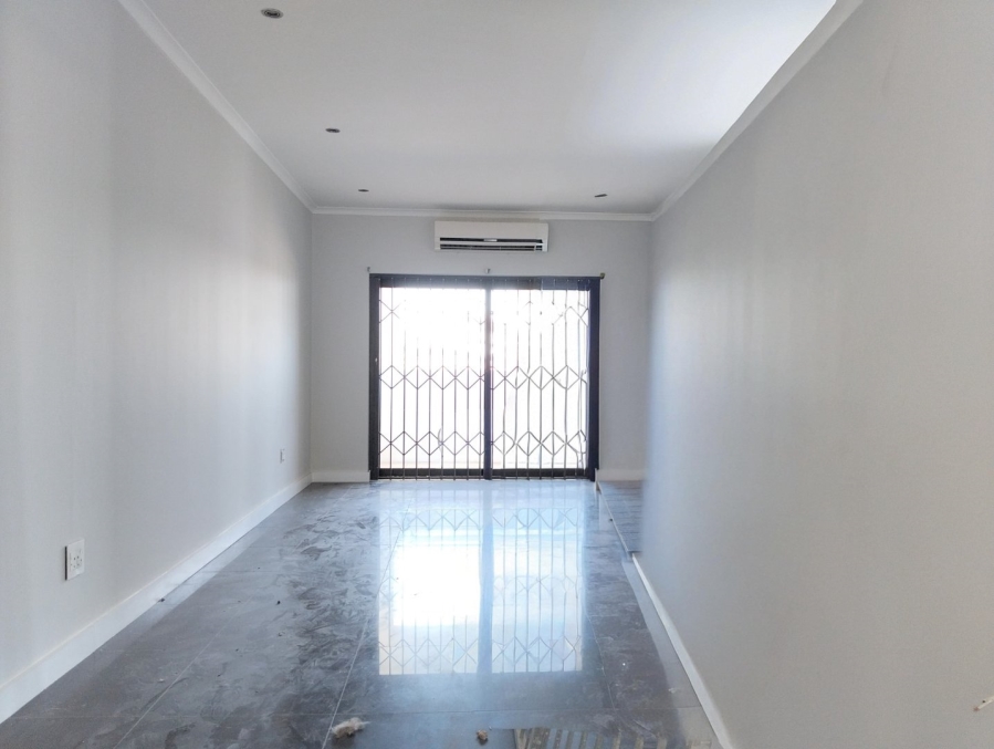 4 Bedroom Property for Sale in Parklands North Western Cape